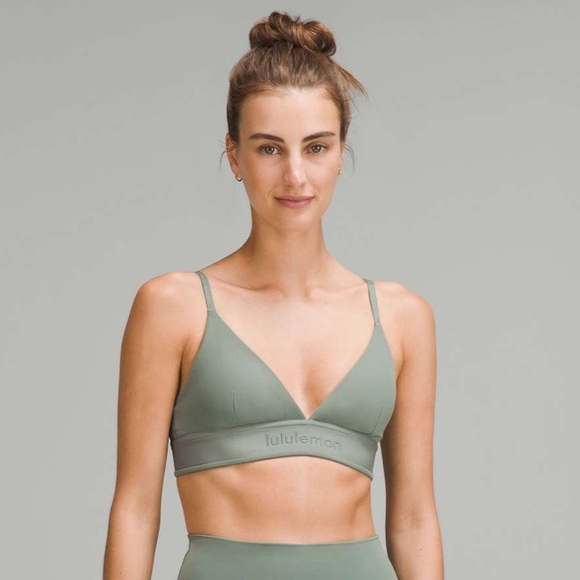 NWT Lululemon License to Train Triangle Bra Light Support, A/B Cup *Logo
Grey Eu - Picture 1 of 11